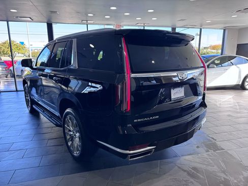 Used 2021 Cadillac Escalade Premium Luxury image 5