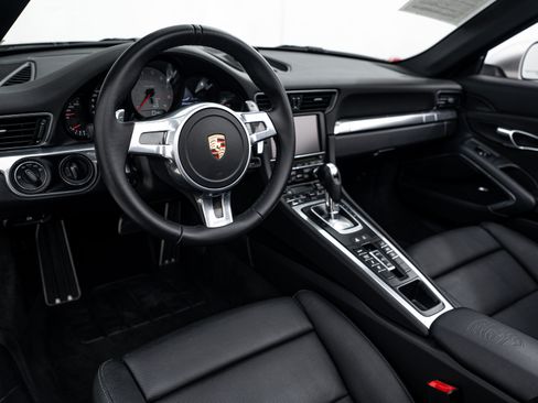 Used 2013 Porsche 911 Carrera 4S image 4