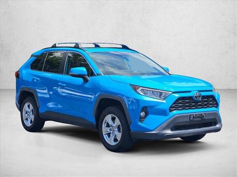 Used 2019 Toyota RAV4 XLE w/ Convenience Package AWD/4WD image 3