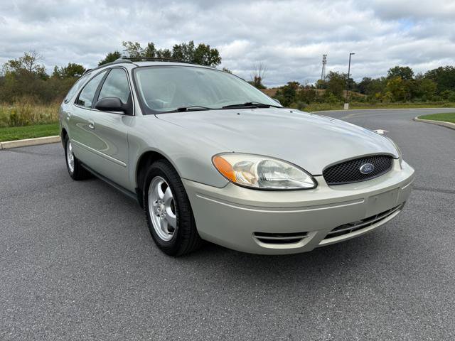 Used 2005 Ford Taurus SE FWD image 3
