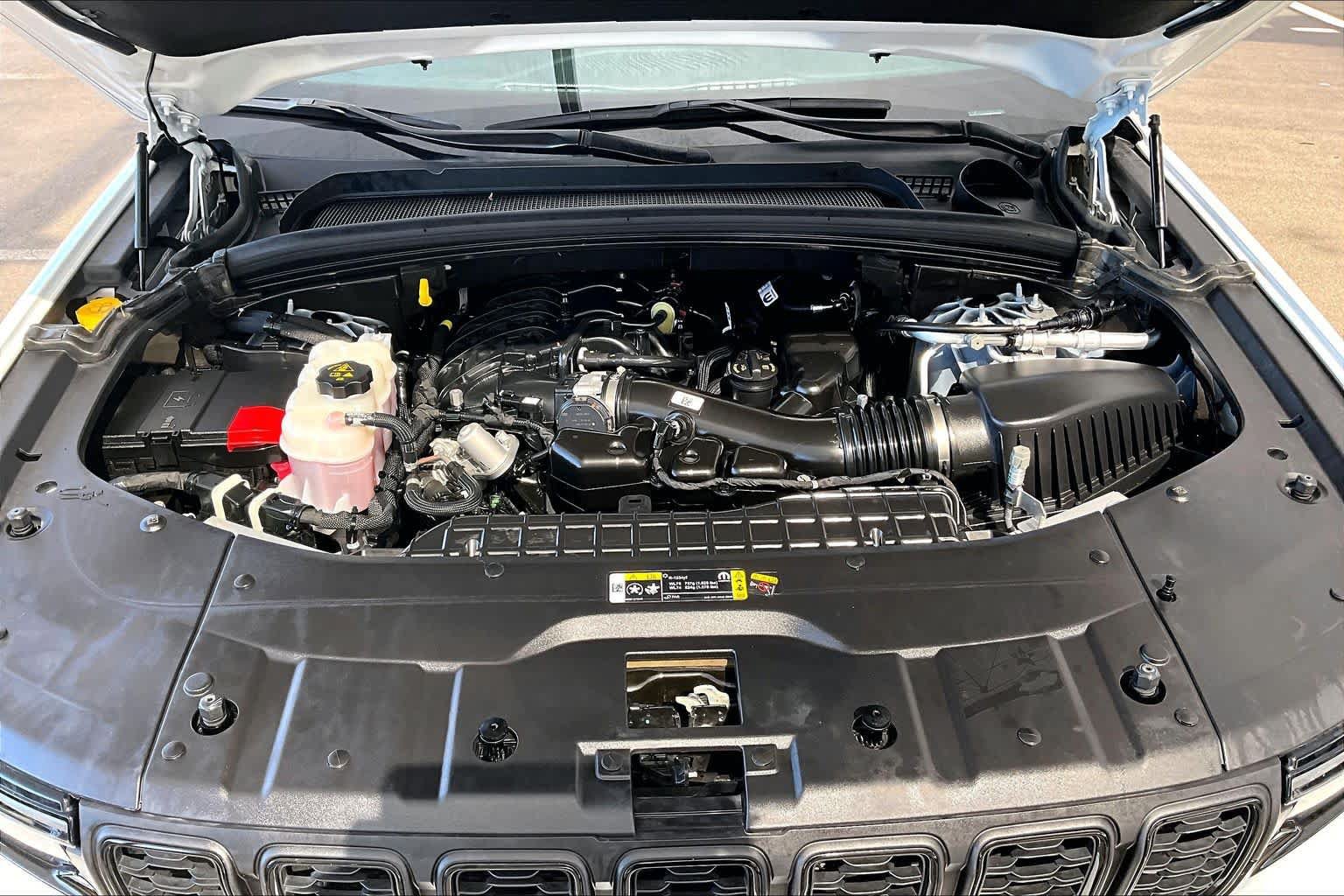 Used 2025 Jeep Grand Cherokee L Altitude RWD image 32