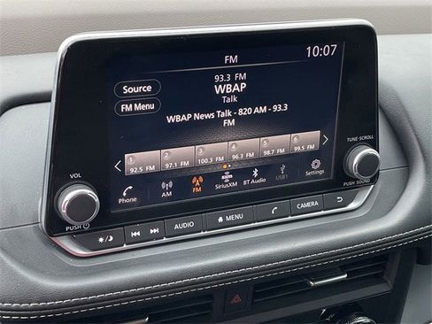 Used 2023 Nissan Rogue S image 17