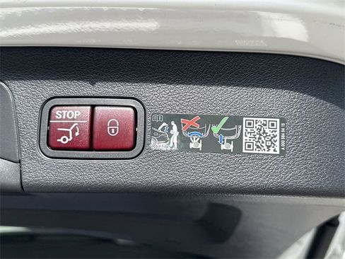 New 2025 Mercedes-Benz GLS 580 4MATIC image 32