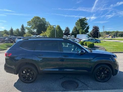 Used 2023 Volkswagen Atlas SE AWD/4WD image 6