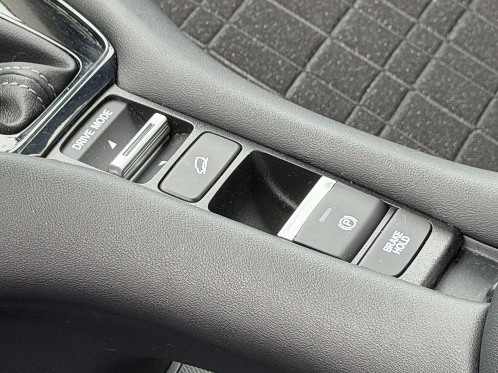 Certified 2023 Honda HR-V LX image 19