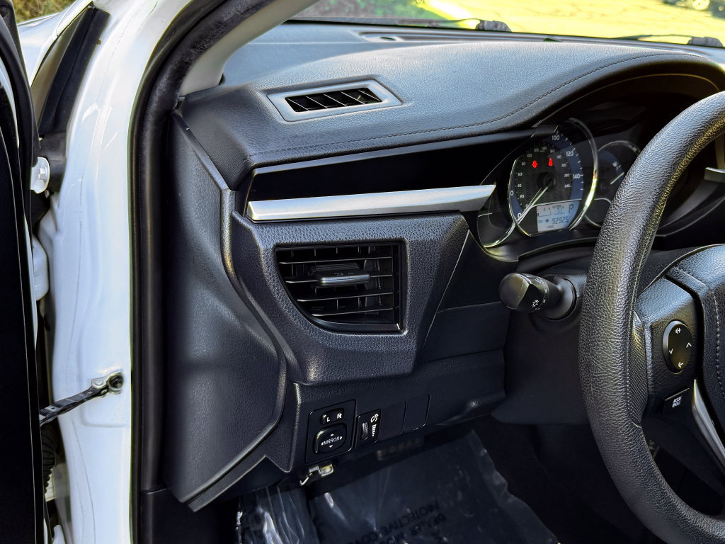 Used 2015 Toyota Corolla L FWD image 17