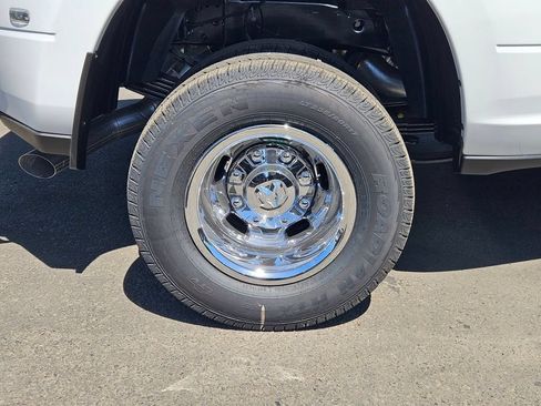 New 2026 RAM 3500 Tradesman AWD/4WD image 9
