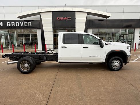 Used 2024 GMC Sierra 3500 Pro w/ Convenience Package image 22