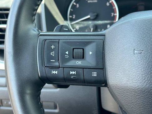 Used 2025 Nissan Rogue SV AWD/4WD image 20