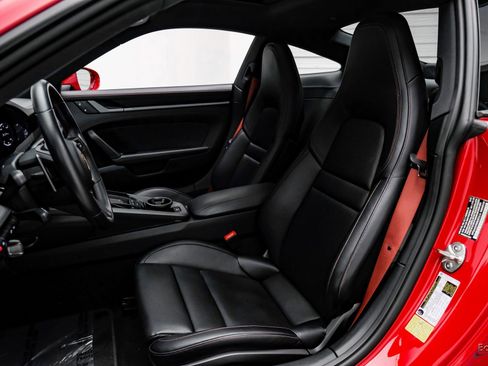 Used 2024 Porsche 911 Carrera w/ Premium Package image 32