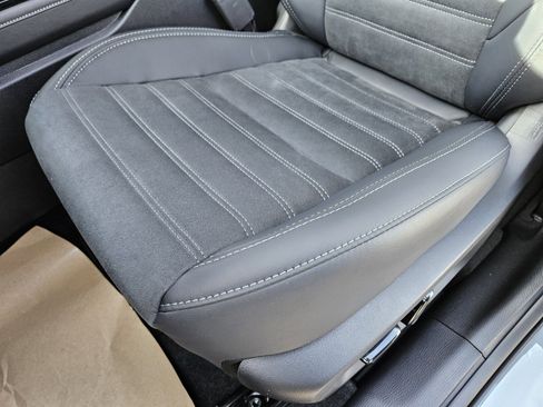 New 2026 Mitsubishi Outlander FWD image 8