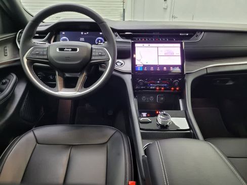 New 2025 Jeep Grand Cherokee Limited image 13