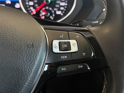 Used 2021 Volkswagen Tiguan SEL AWD/4WD image 31
