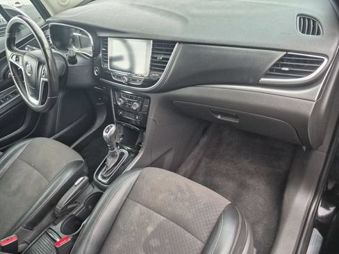 Used 2021 Buick Encore Preferred FWD image 35