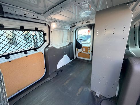 Used 2022 Ford Transit Connect XL FWD image 16