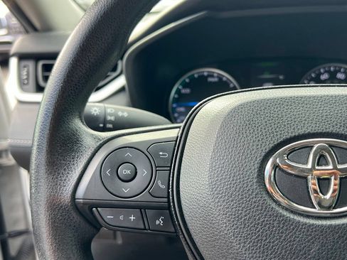 Used 2021 Toyota RAV4 LE AWD/4WD image 20