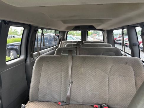 Used 2017 Chevrolet Express 3500 LT w/ LT Preferred Equipment Group RWD image 16