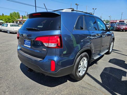 Used 2014 Kia Sorento LX w/ Touring Package (LX) AWD/4WD image 5