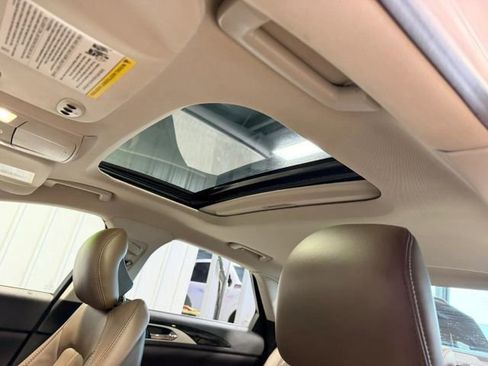 Used 2013 Lincoln MKZ image 11