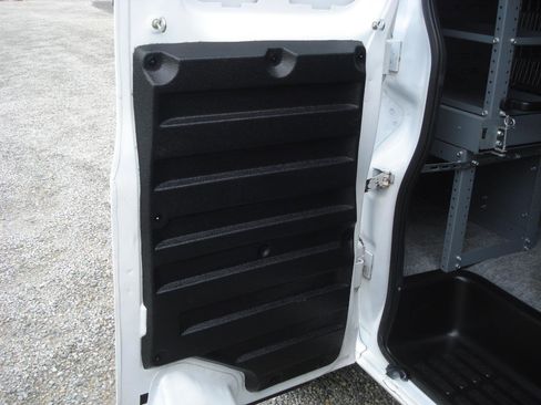 Used 2021 Chevrolet Express 2500 RWD image 19