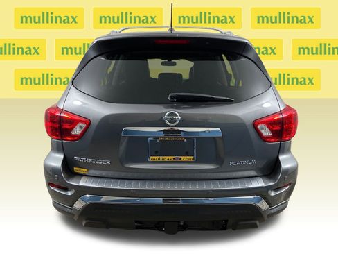 Used 2018 Nissan Pathfinder Platinum w/ Cargo Package image 9
