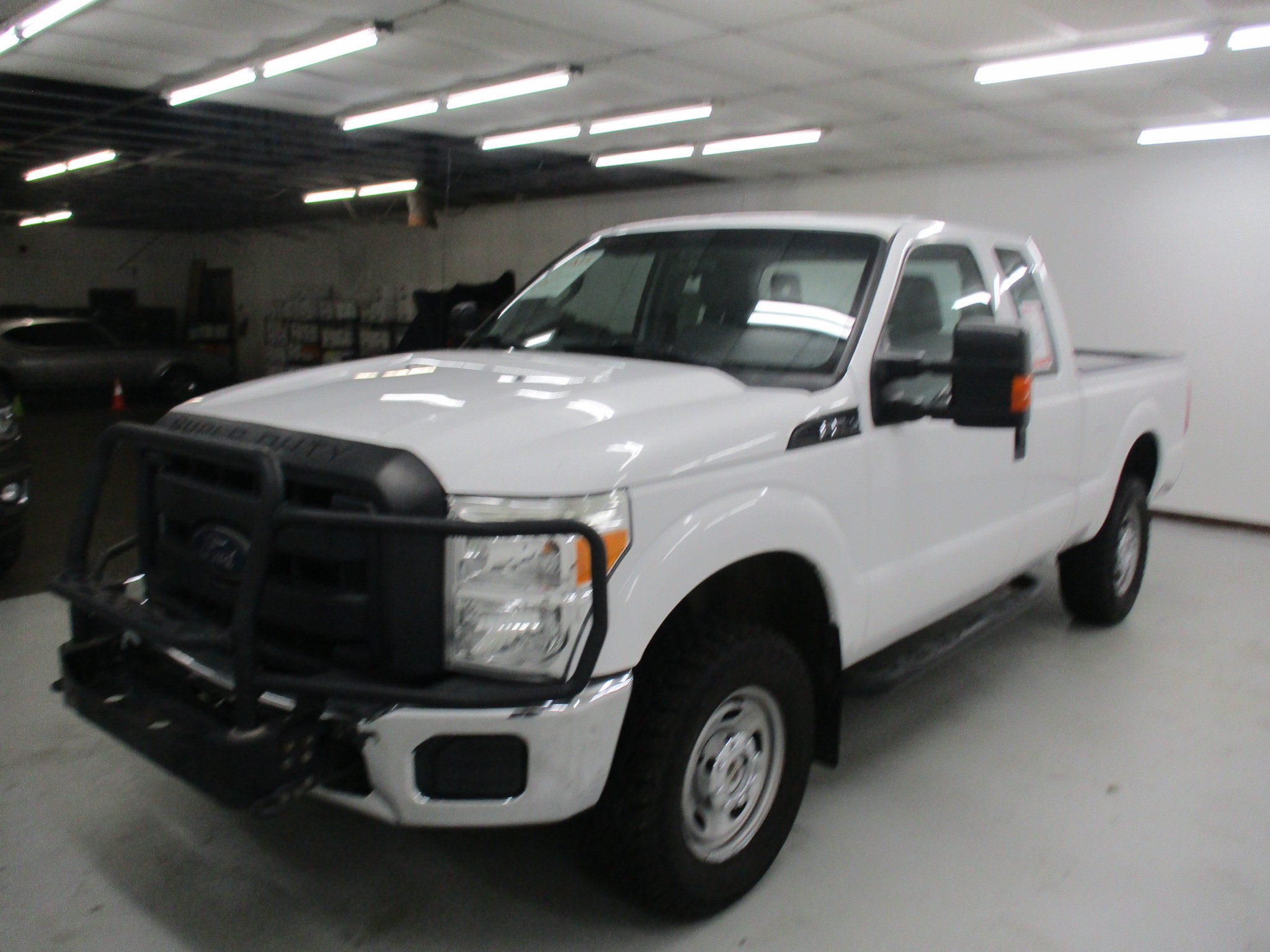 Used 2016 Ford F250 XL w/ Power Equipment Group AWD/4WD image 3