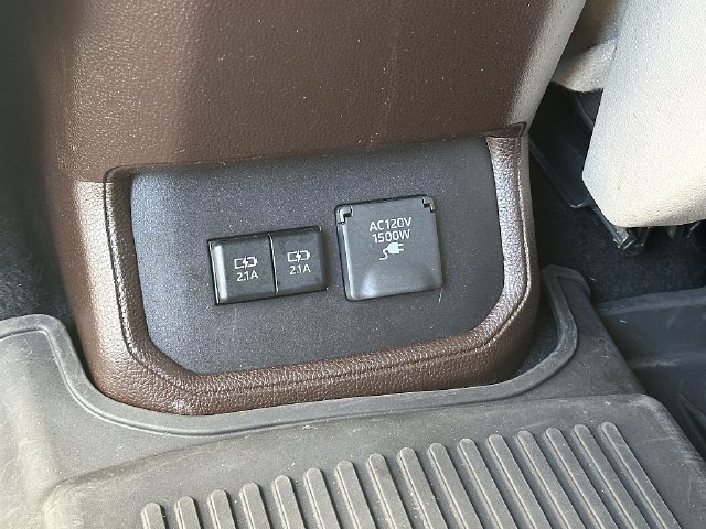 Used 2021 Toyota Highlander Platinum FWD image 19
