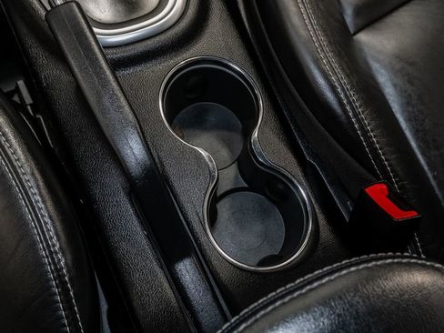 Used 2011 Chrysler 200 Limited FWD image 23