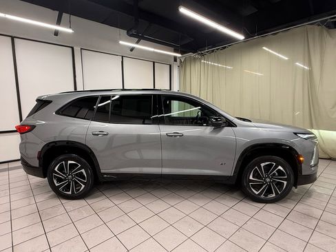 Used 2025 Buick Enclave Sport Touring image 3