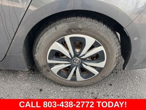 Used 2017 Toyota Prius Prime Advanced FWD image 30