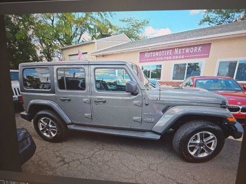 Used 2019 Jeep Wrangler Unlimited Sahara AWD/4WD image 4