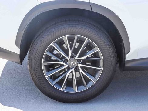 Used 2025 Lexus NX 250 FWD w/ Premium Package image 9