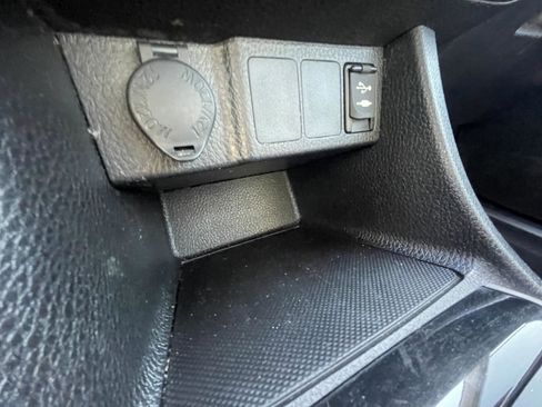 Used 2016 Toyota Corolla LE image 21