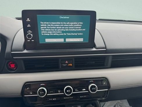 Used 2025 Honda Pilot Touring image 21