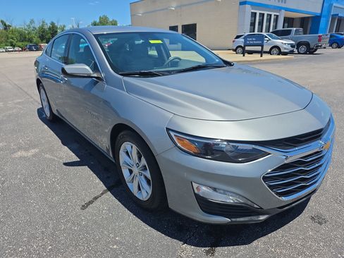 Used 2024 Chevrolet Malibu LT FWD image 2