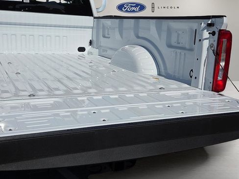 New 2026 Ford F250 XL AWD/4WD image 9