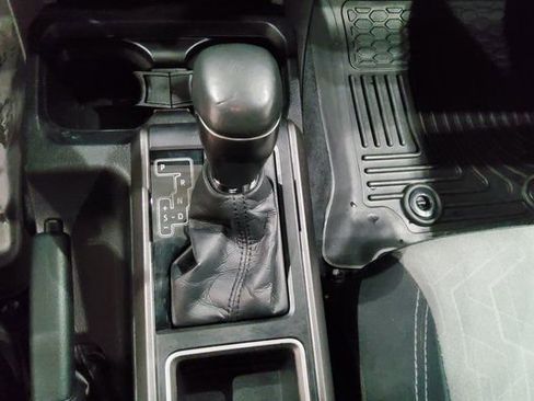 Used 2021 Toyota Tacoma TRD Off-Road image 30