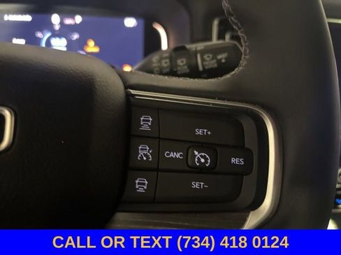 Used 2024 Jeep Wagoneer Series II AWD/4WD image 39