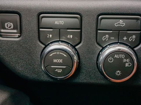 New 2026 GMC Sierra 1500 SLE w/ Max Trailering Package image 17