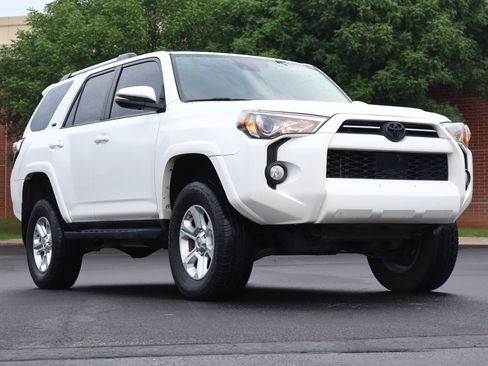 Used 2020 Toyota 4Runner SR5 Premium w/ Moonroof Package AWD/4WD image 1