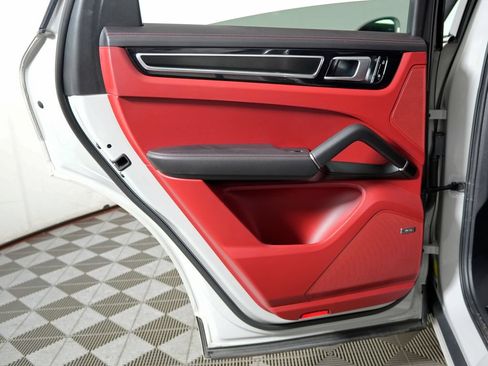 Certified 2021 Porsche Cayenne GTS AWD/4WD image 37