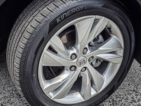 Certified 2025 Buick Encore GX Preferred AWD/4WD image 7