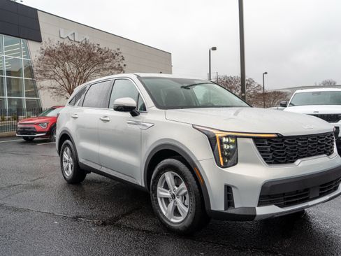 New 2026 Kia Sorento LX image 9