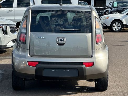 Used 2010 Kia Soul + w/ Audio Pkg FWD image 5