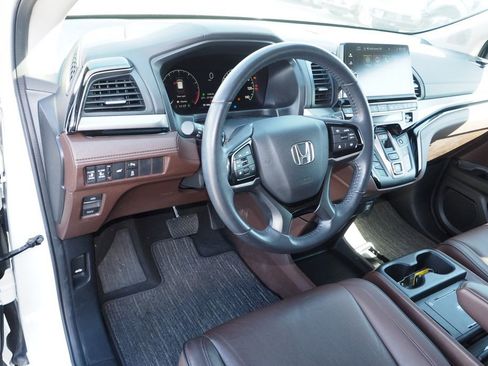 Used 2025 Honda Odyssey Touring image 13