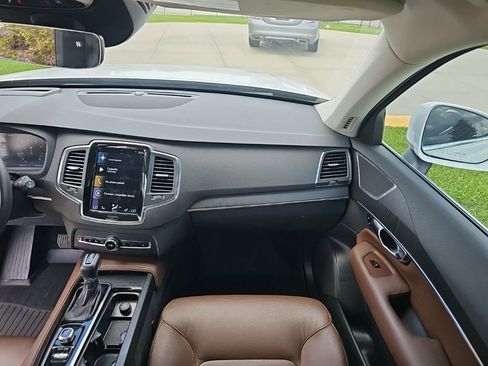 Used 2020 Volvo XC90 T6 Momentum w/ Protection Package Premier AWD/4WD image 36