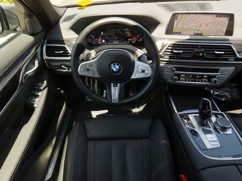 Used 2022 BMW 740i w/ M Sport Package RWD image 20