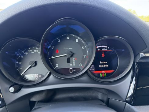 Certified 2025 Porsche Macan image 36