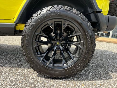 Used 2023 Jeep Wrangler Unlimited Rubicon 392 w/ Xtreme Recon 35" Tire Package AWD/4WD image 31
