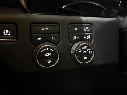 Used 2022 Chevrolet Silverado 1500 LTZ w/ LTZ Convenience Package II AWD/4WD image 59